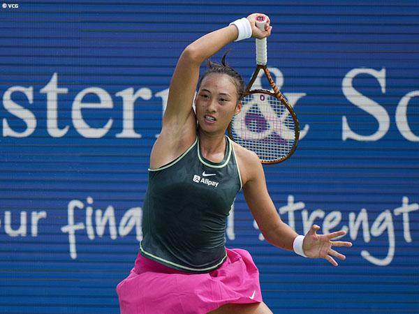 8868体育直播平台-张奔斗：郑钦文的发球，从卡顿突然丝滑